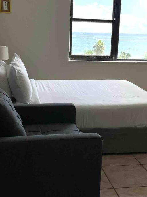 Chic Ocean Front Studio! Apartment Miami Beach Exterior photo